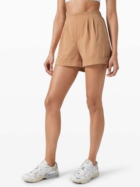 NWT Lululemon Practical Play Short 3.5", Beech Wood, Size 2